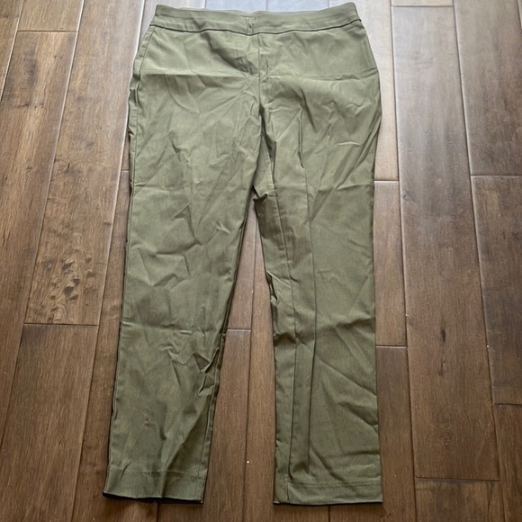 Chico’s dress pants, size 1R (medium) olive green, pull on, stretch​​​ - Picture 1 of 4